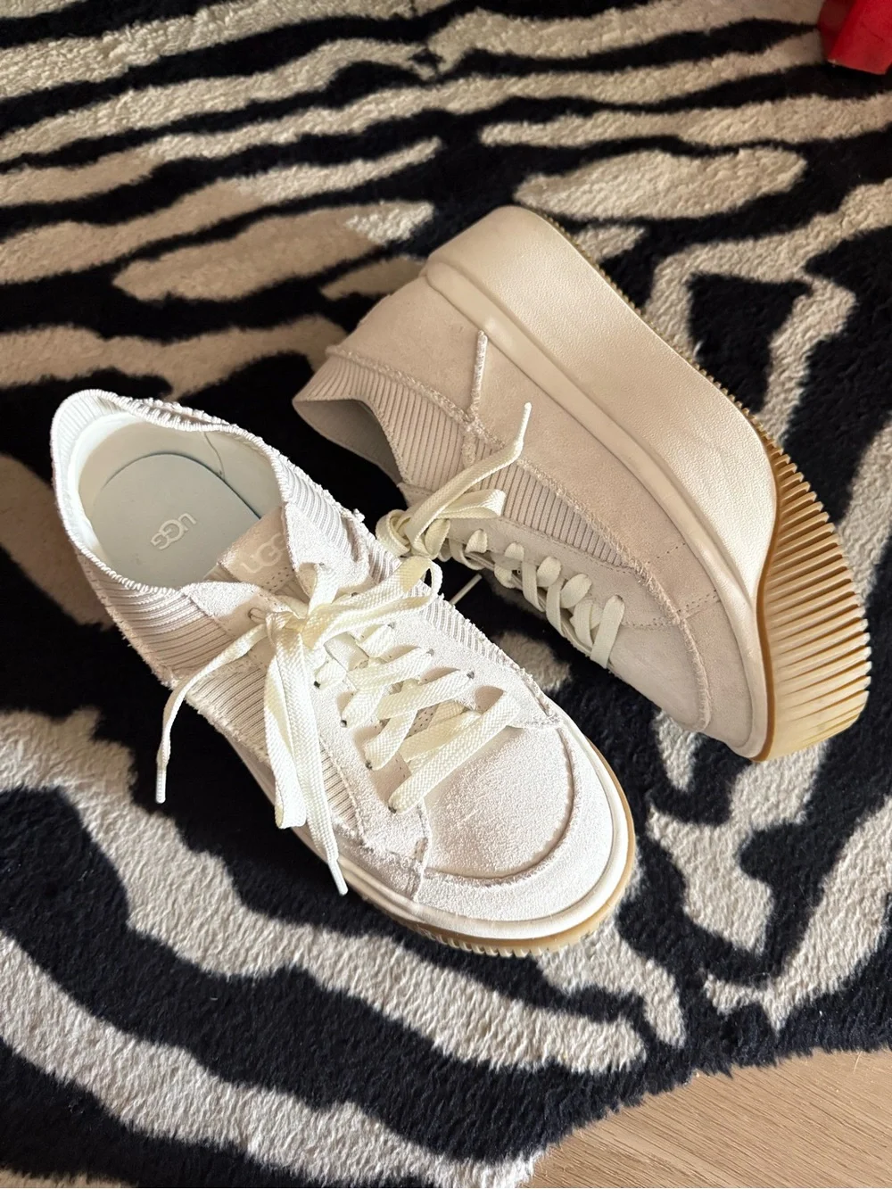 UGG EZ-Duzzit Lace Platform Sneakers Sz 8